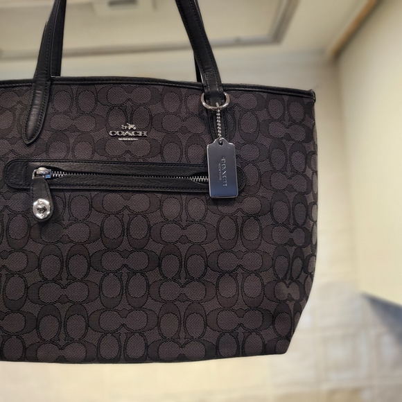 Coach Handbags - NWOT Coach Black Signature Tote Bag